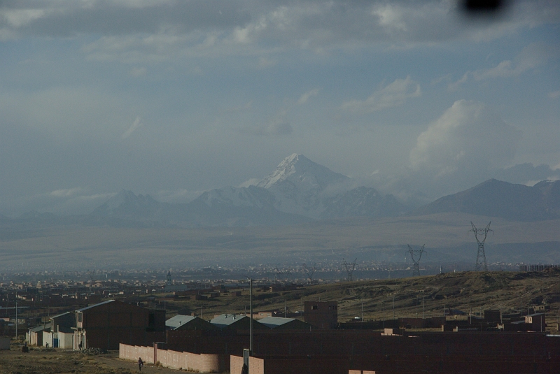 059_IMGP4017.JPG - D'ailleurs nous arrivons sur El Alto, la banlieue "supérieure" de La Paz.