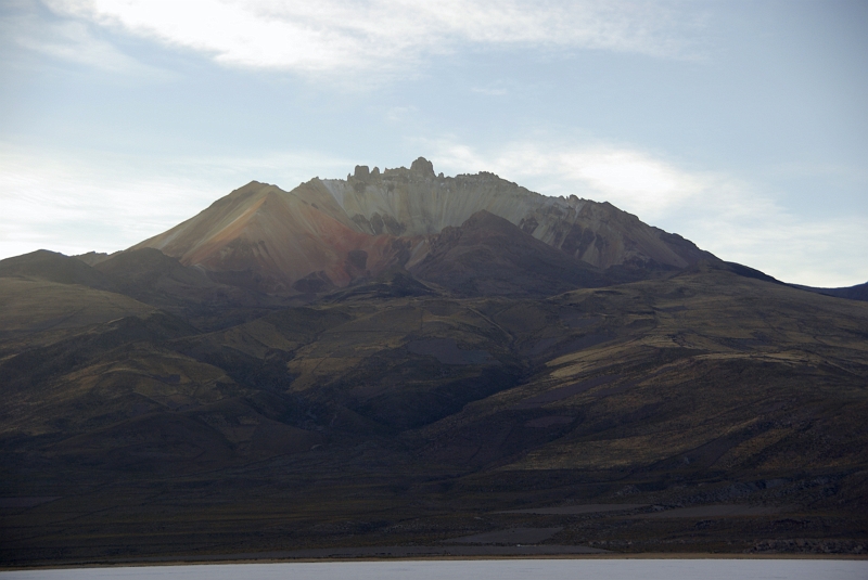 075_IMGP2890.JPG - Le Tunupa, volcan égueulé.